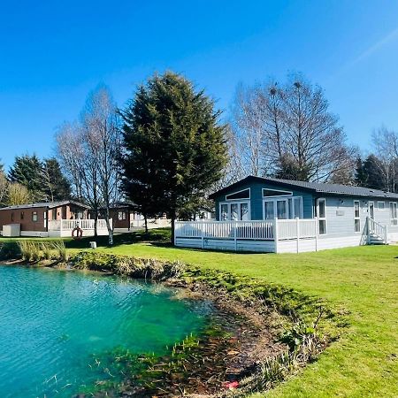 Sutton Lodge With Hot Tub York Exteriör bild