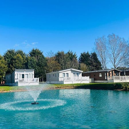 Sutton Lodge With Hot Tub York Exteriör bild
