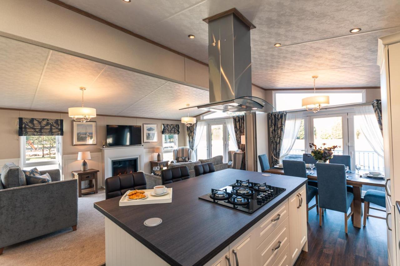 Sutton Lodge With Hot Tub York Exteriör bild
