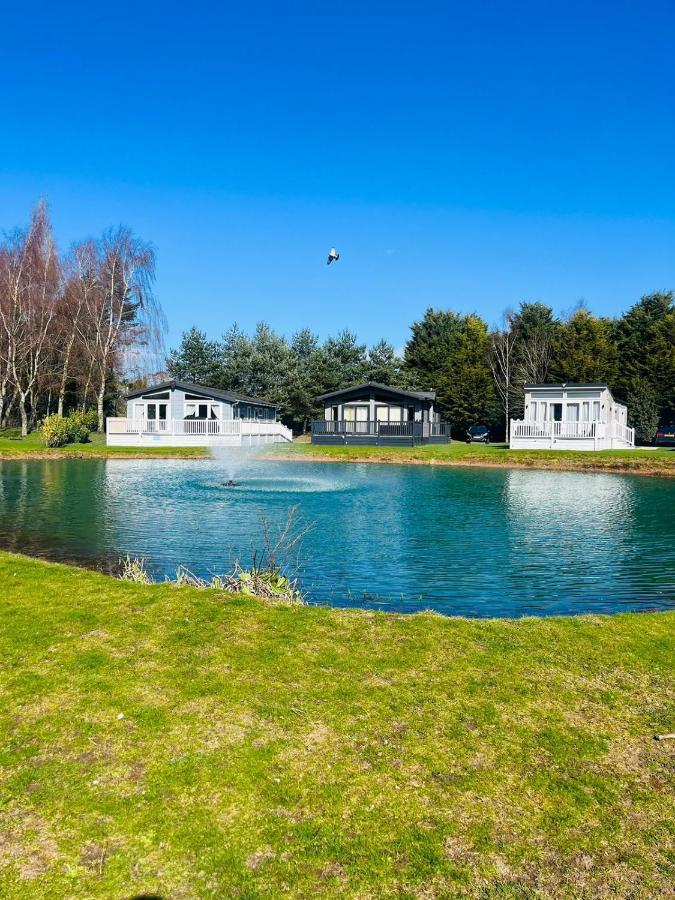 Sutton Lodge With Hot Tub York Exteriör bild